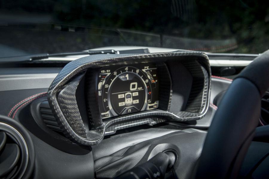 Панель приборов Alfa Romeo 4C Spider 50° Anniversario (960) 2016 года  (фото 7 из 9)